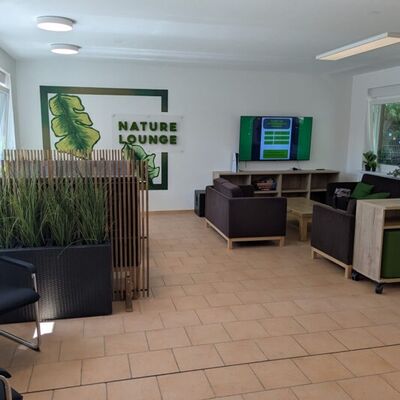 Bild vergr&ouml;&szlig;ern: Die neue Innenausstattung des Holhauses - hier: die "Nature Lounge".